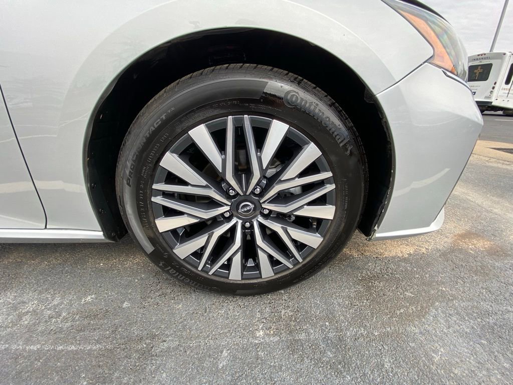 Used 2023 Nissan Altima 2.5 SV image 29