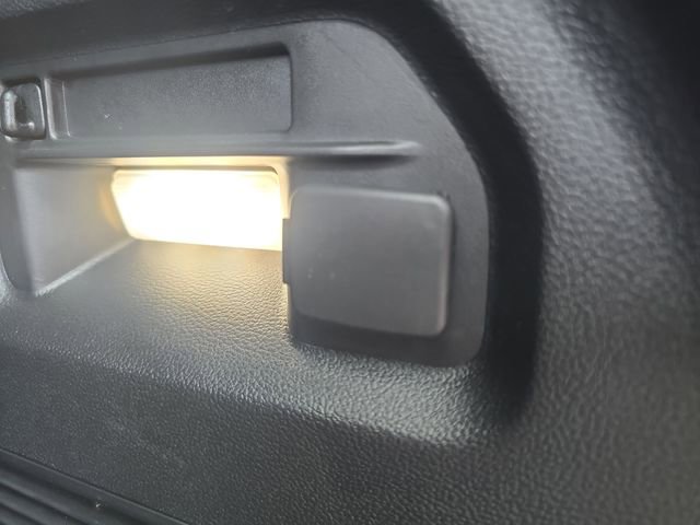 Certified 2023 Ford Explorer XLT w/ Equipment Group 202A RWD image 9