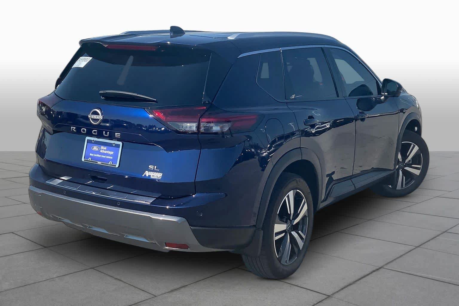 Used 2025 Nissan Rogue SL FWD image 13