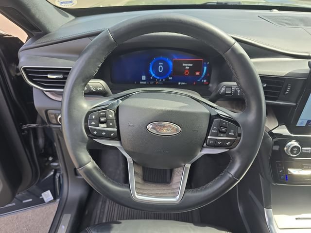 Certified 2023 Ford Explorer Platinum w/ Technology Package AWD/4WD image 18