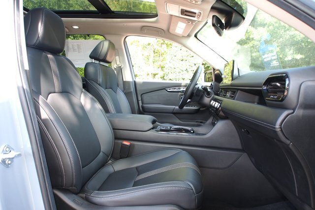 Used 2025 Honda Pilot Touring image 11