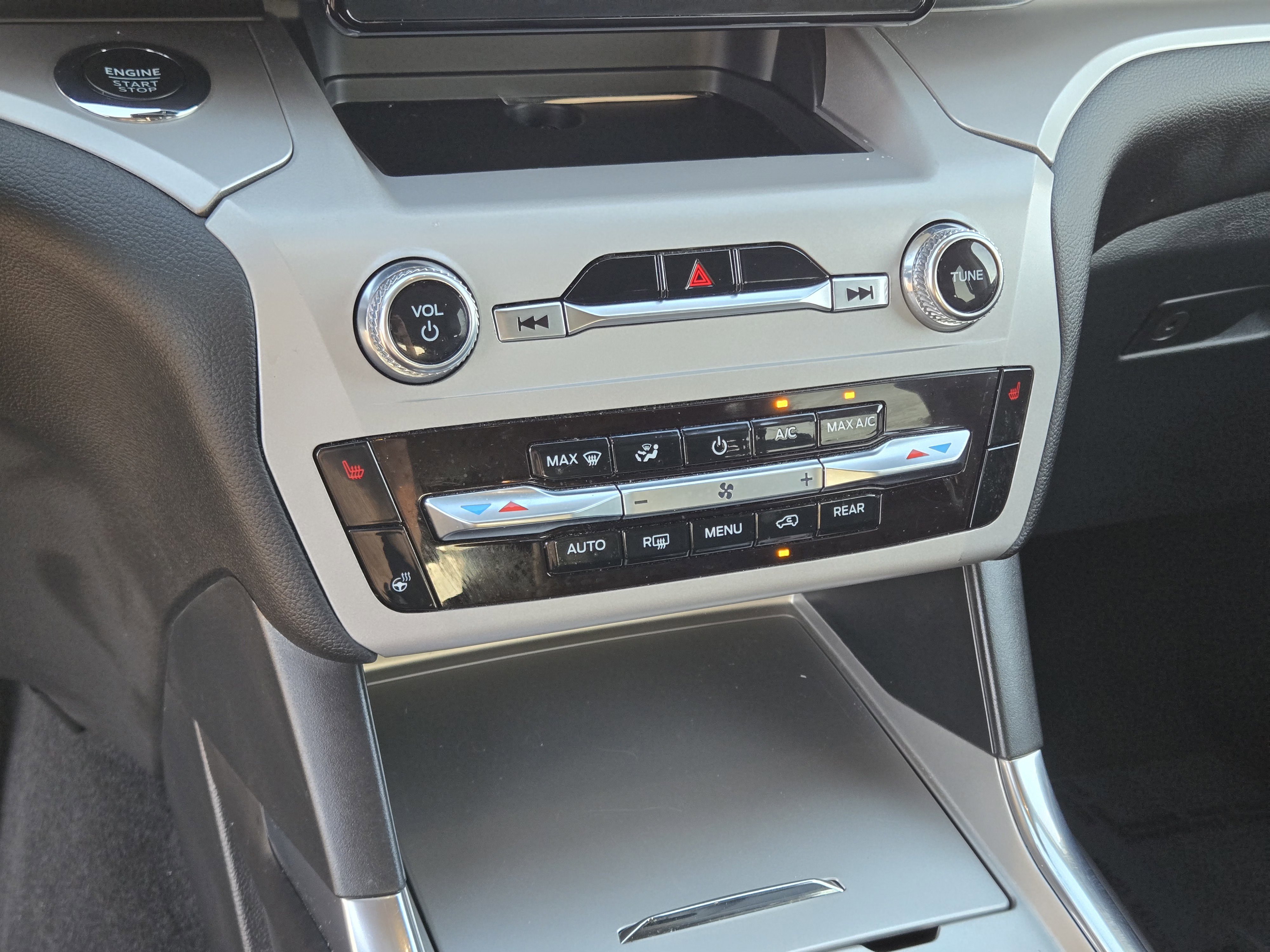 Certified 2023 Ford Explorer XLT w/ Equipment Group 202A image 29