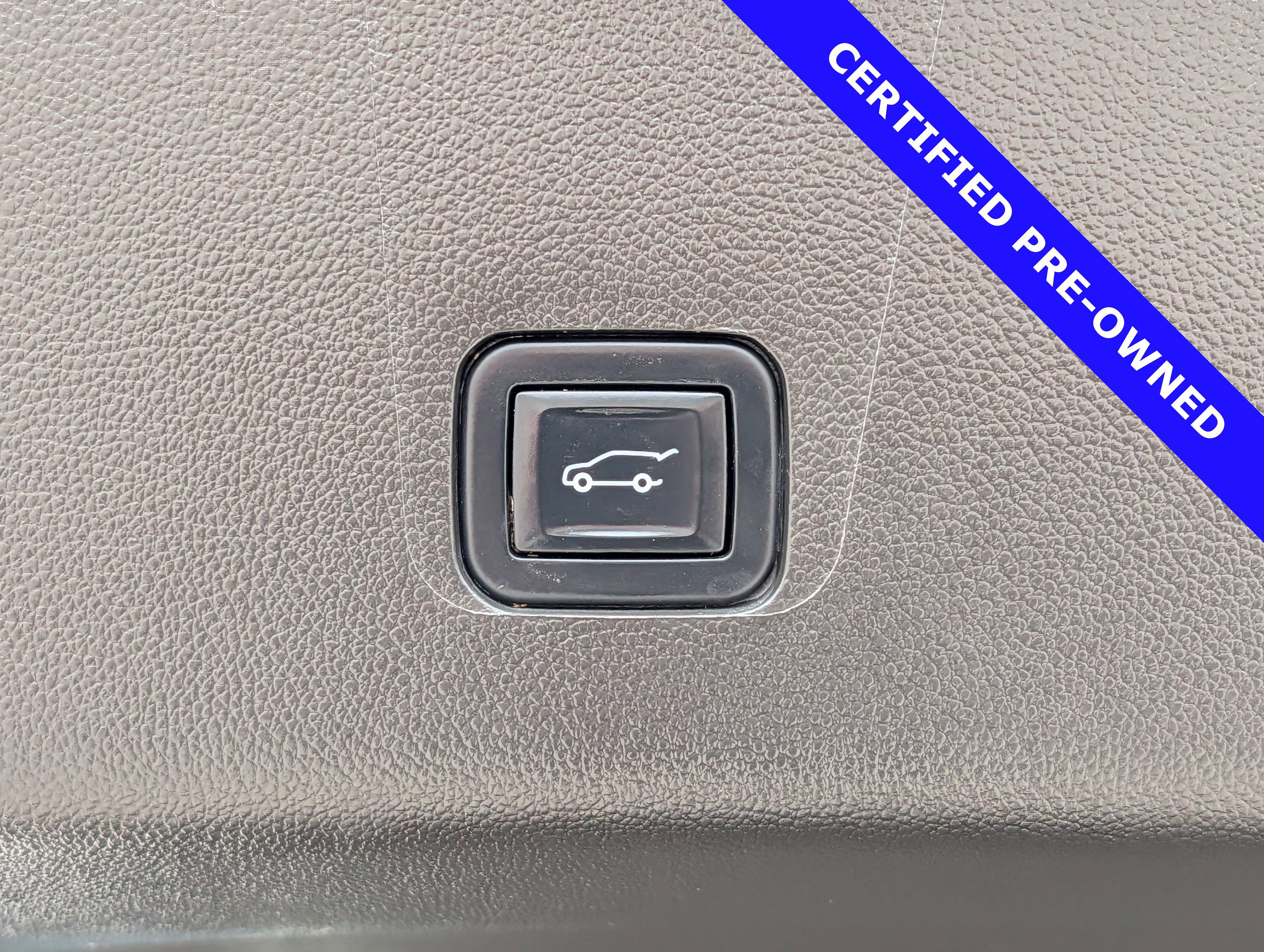 Used 2021 Chevrolet Traverse High Country image 14