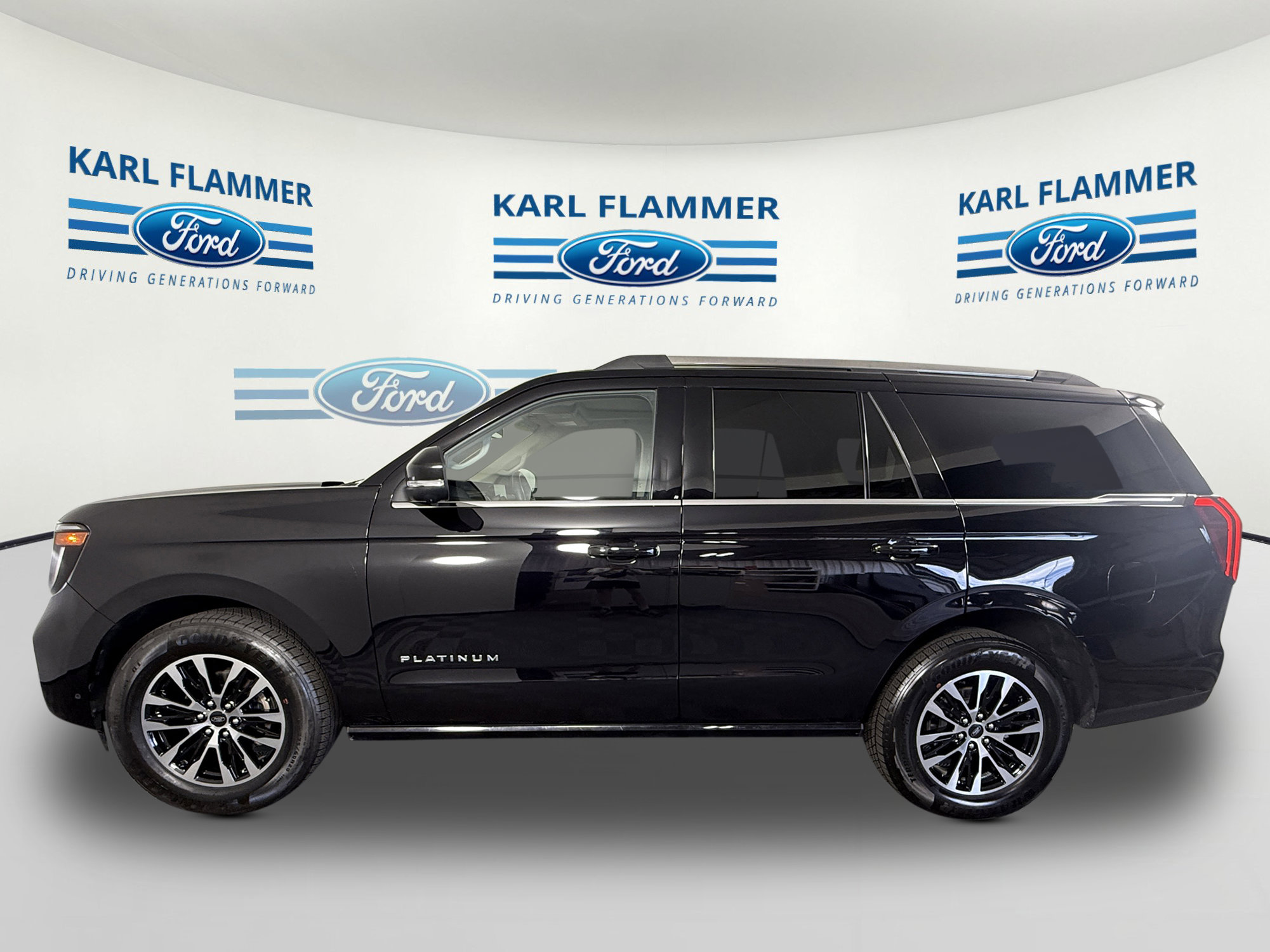 Certified 2025 Ford Expedition Platinum AWD/4WD image 5