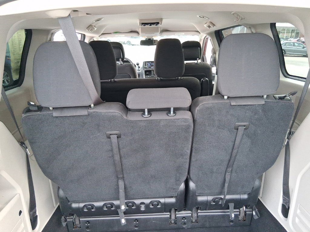 Used 2019 Dodge Grand Caravan SE w/ UConnect Hands-Free Group FWD image 13