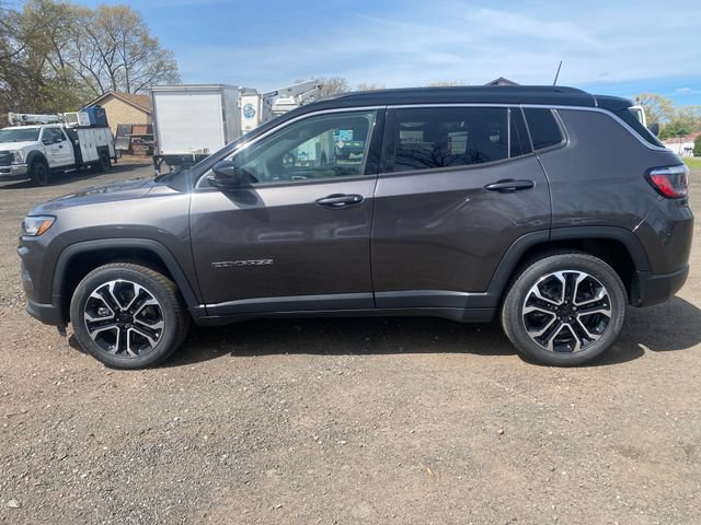 Used 2023 Jeep Compass Limited AWD/4WD image 4
