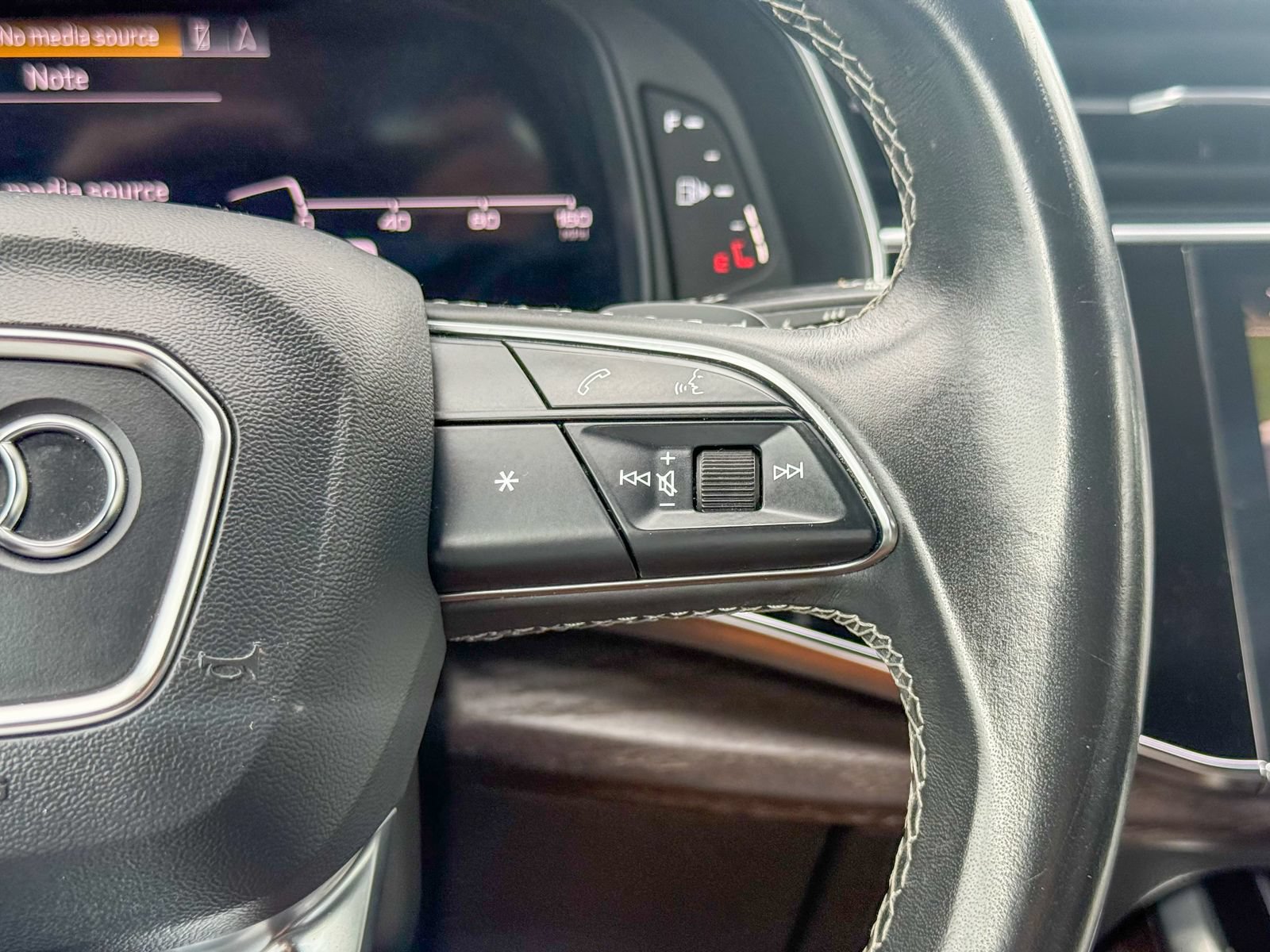 Used 2021 Audi Q8 Premium w/ Black Optic Package AWD/4WD image 35