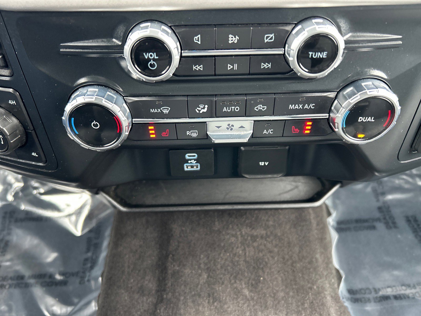 Certified 2022 Ford F150 XLT w/ Equipment Group 302A High image 29