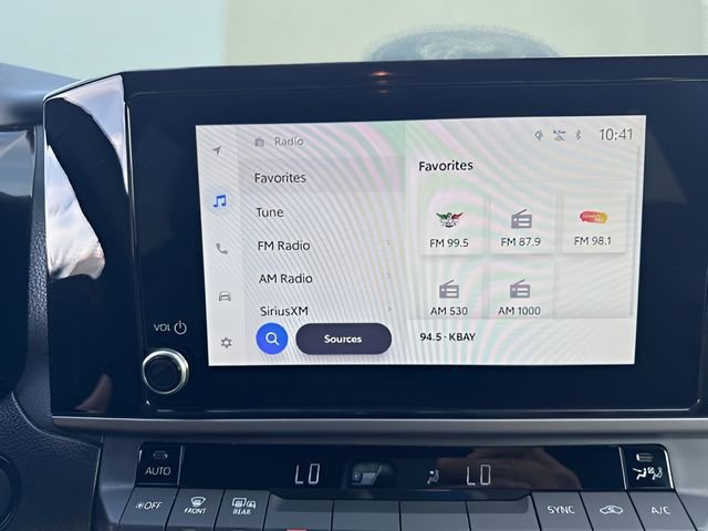 Used 2025 Toyota Camry SE w/ Convenience Package FWD image 25