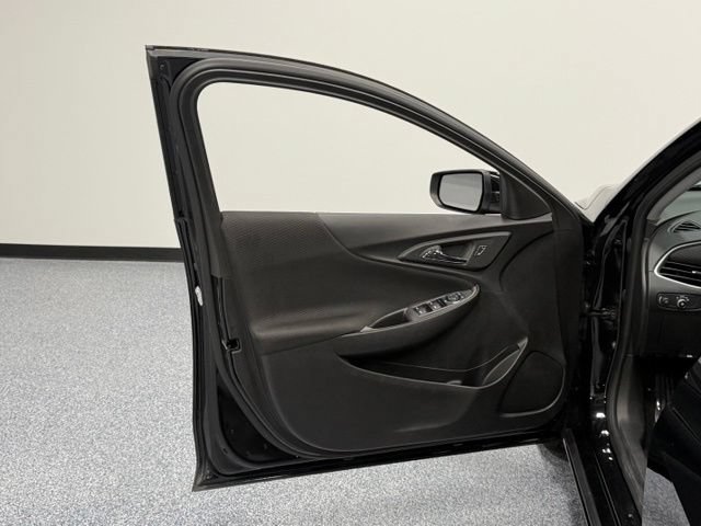 Used 2025 Chevrolet Malibu LT FWD image 11