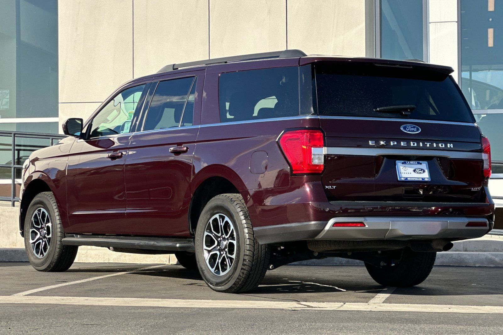 Certified 2024 Ford Expedition Max XLT image 5