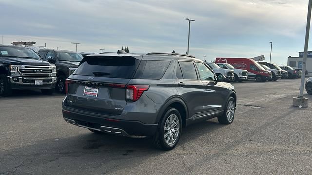 Certified 2025 Ford Explorer Active w/ Active Comfort Package image 3