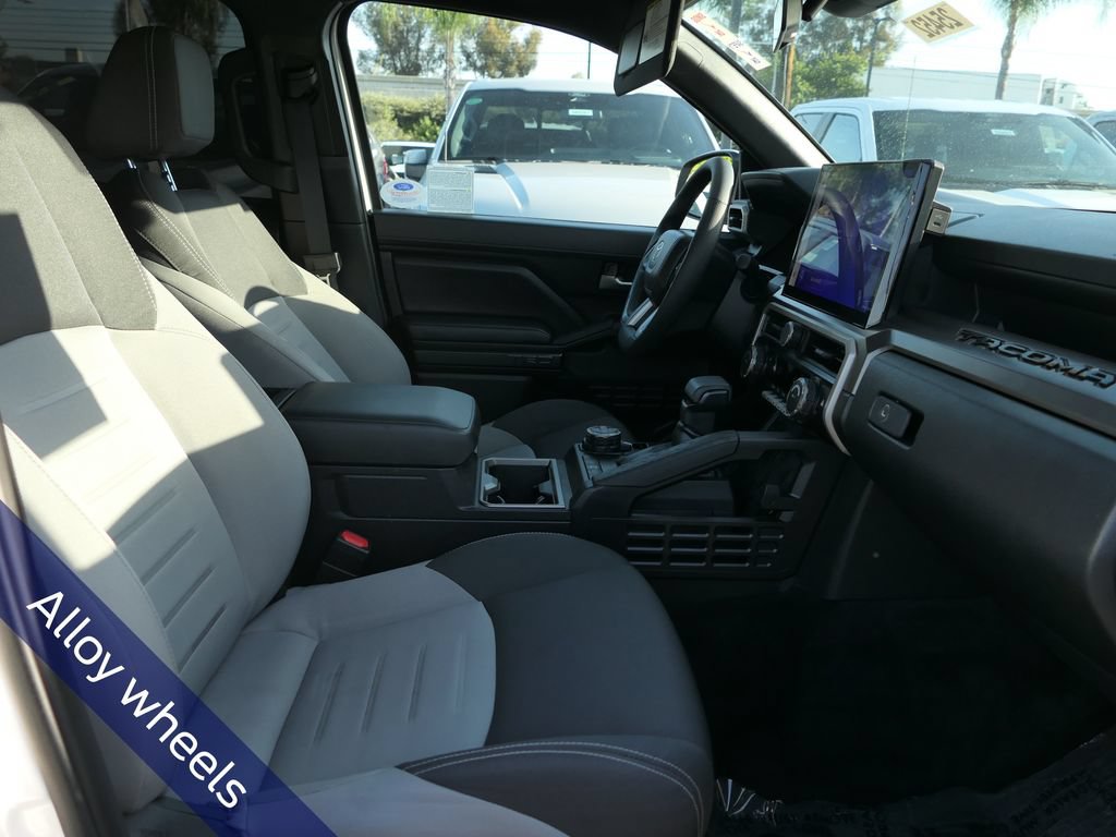 Used 2025 Toyota Tacoma TRD Off-Road AWD/4WD image 29