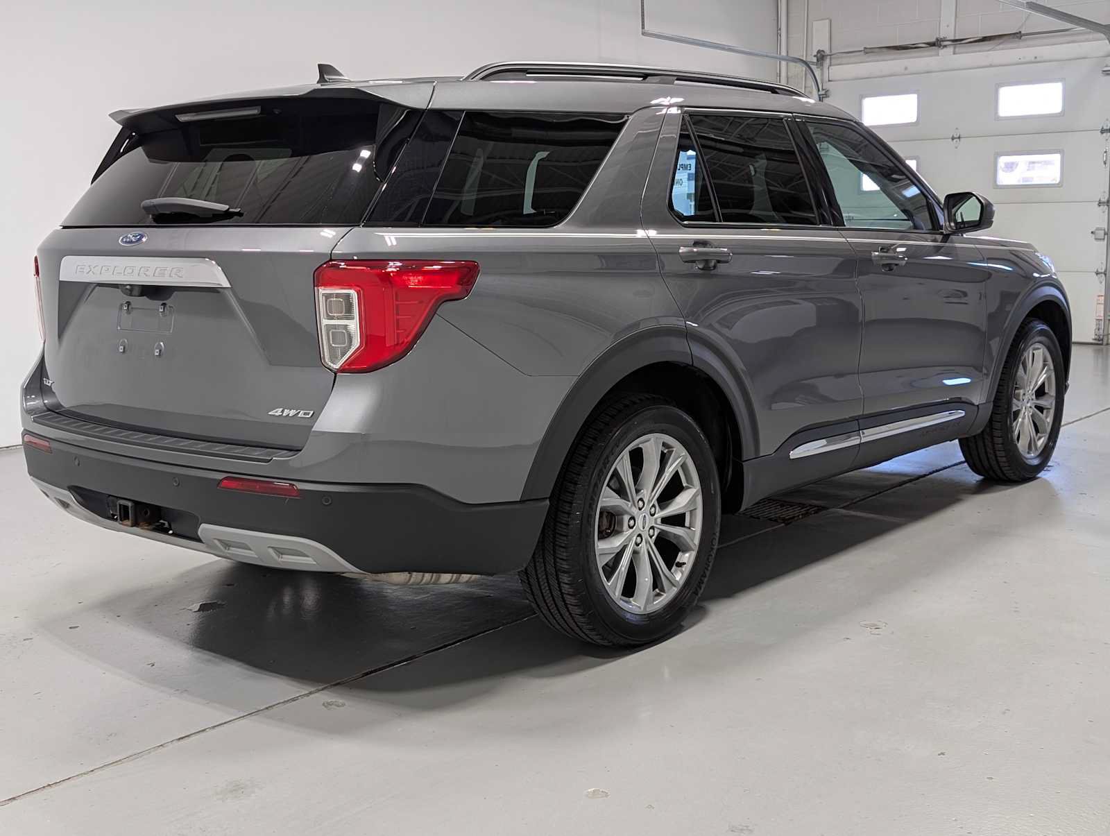 Certified 2023 Ford Explorer XLT w/ Equipment Group 202A AWD/4WD image 8