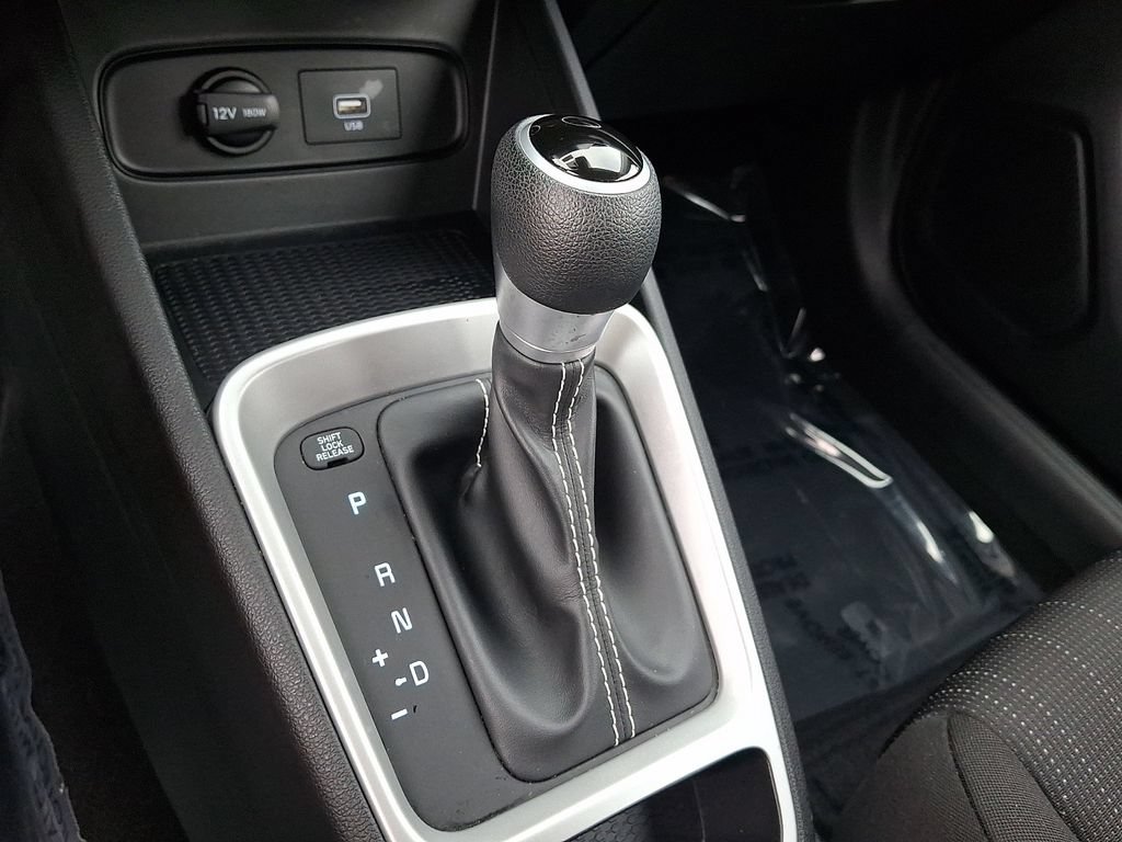 Used 2020 Hyundai Venue SE FWD image 14