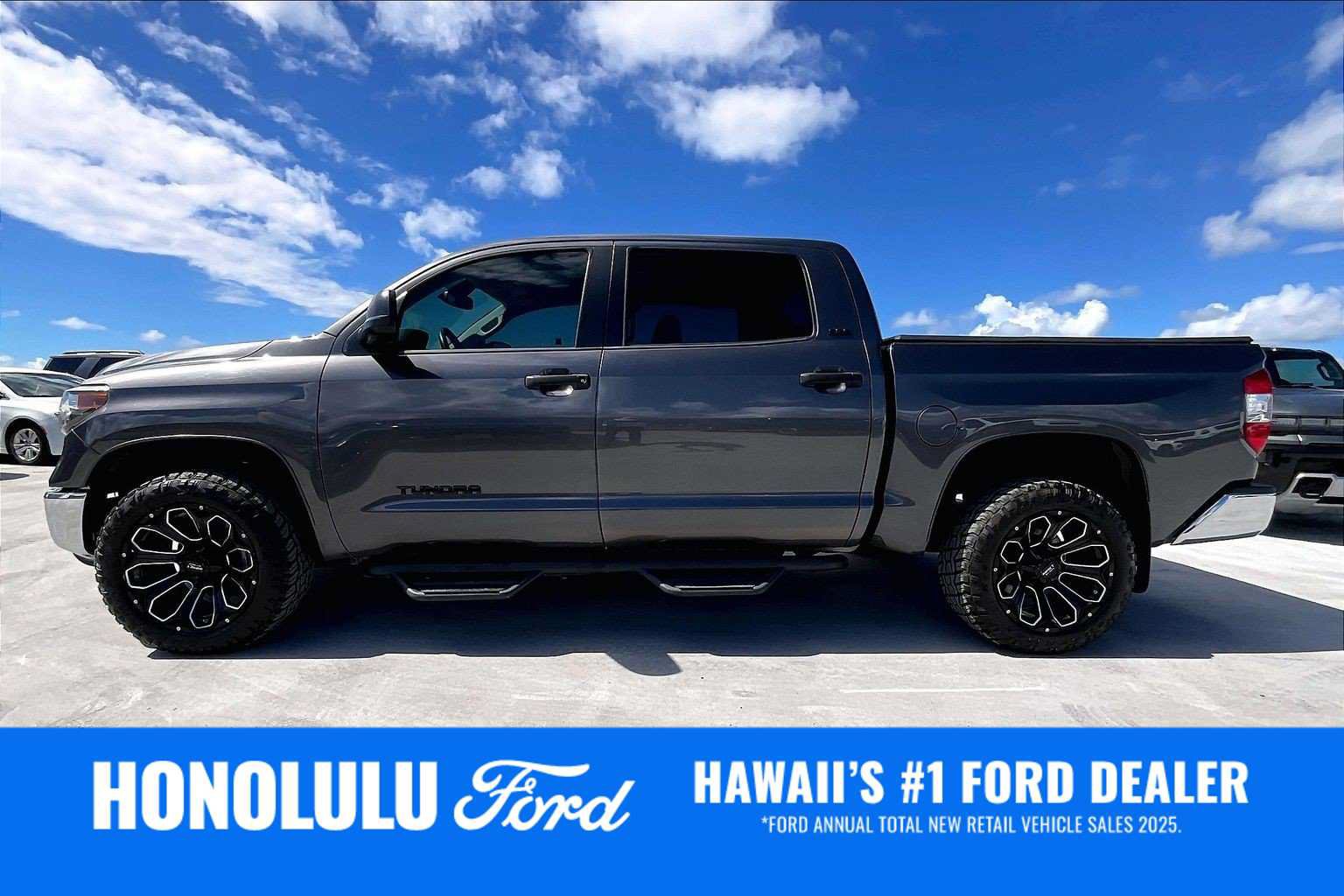 Used 2020 Toyota Tundra SR5 w/ SR5 Upgrade Package RWD image 3