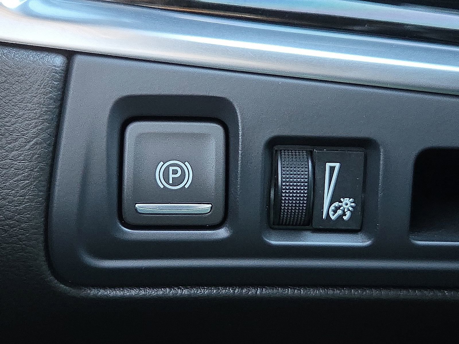 Used 2024 Cadillac XT6 Luxury image 21