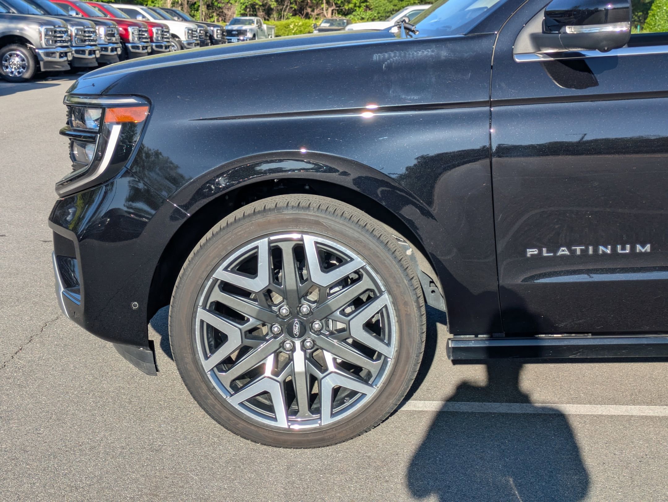 Certified 2025 Ford Expedition Platinum w/ Platinum Ultimate Package AWD/4WD image 11