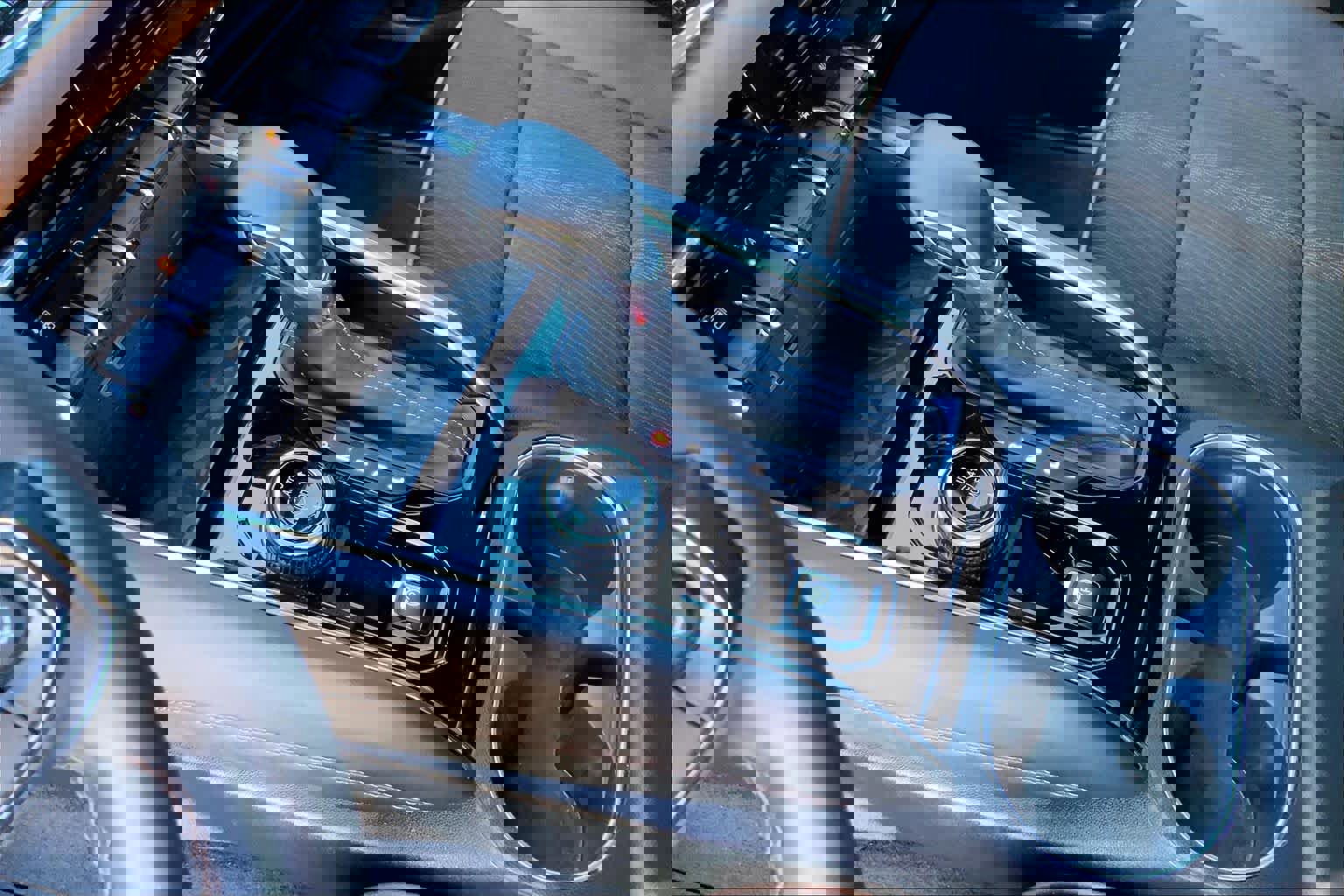 Used 2024 GMC Canyon AT4 w/ Technology Package image 17