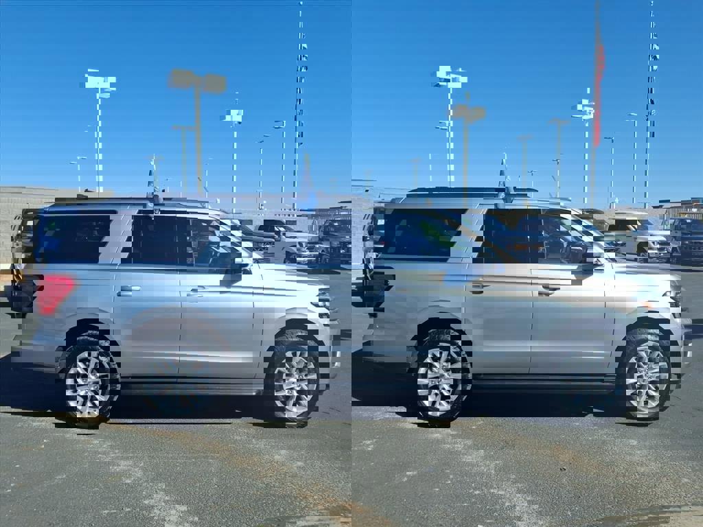 Certified 2024 Ford Expedition Max XLT image 6