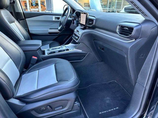 Certified 2023 Ford Explorer XLT w/ Equipment Group 202A AWD/4WD image 59