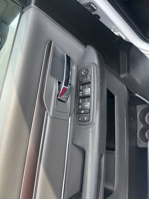 Used 2024 RAM 1500 Classic SLT AWD/4WD image 16