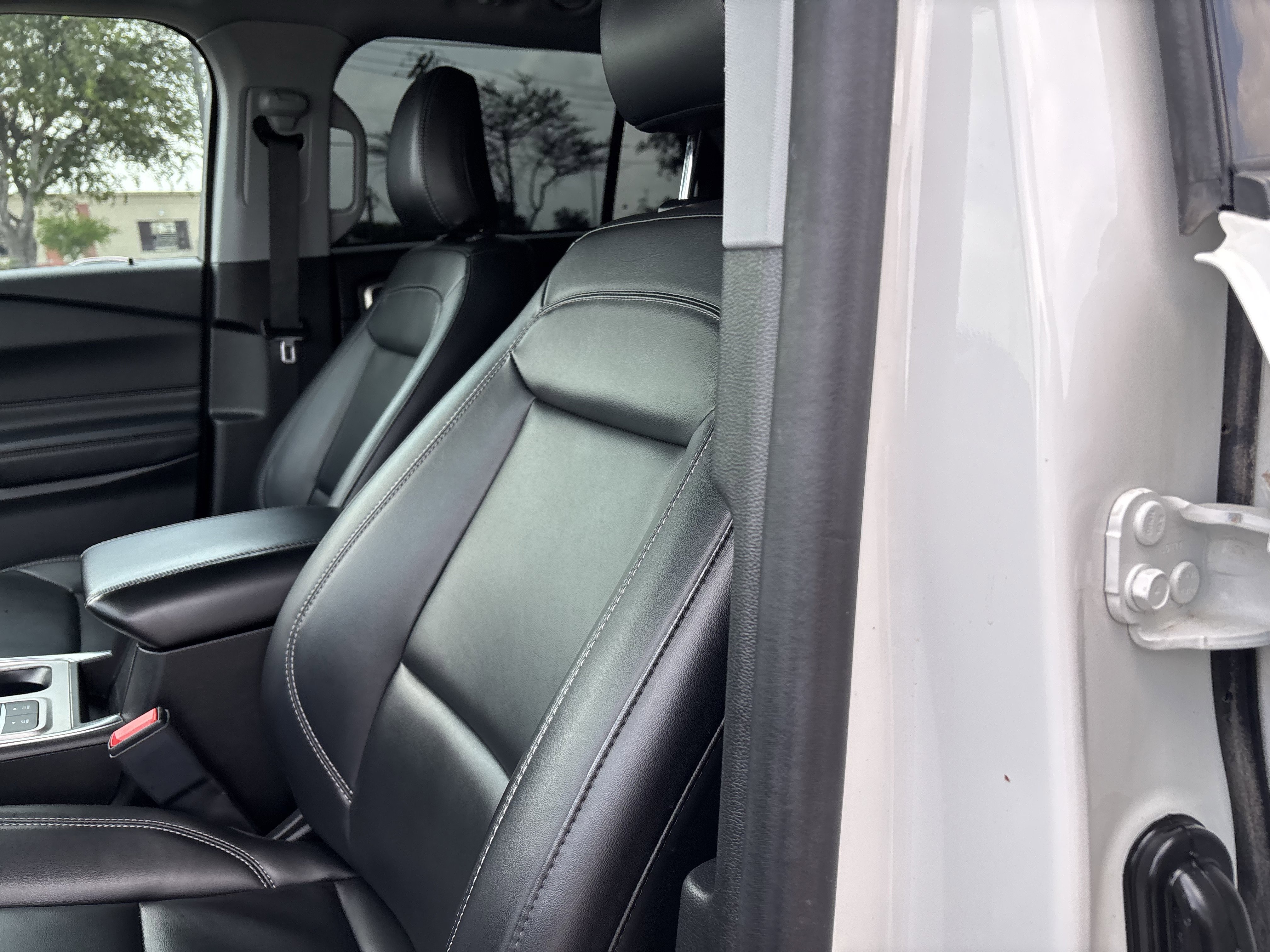Certified 2023 Ford Explorer XLT w/ Equipment Group 202A RWD image 11