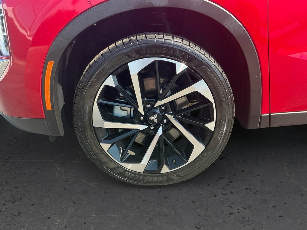 Used 2022 Mitsubishi Outlander ES FWD image 13