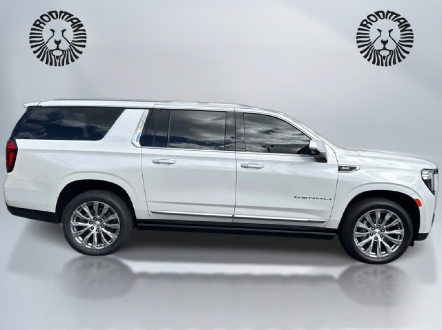 Used 2023 GMC Yukon XL Denali AWD/4WD image 5