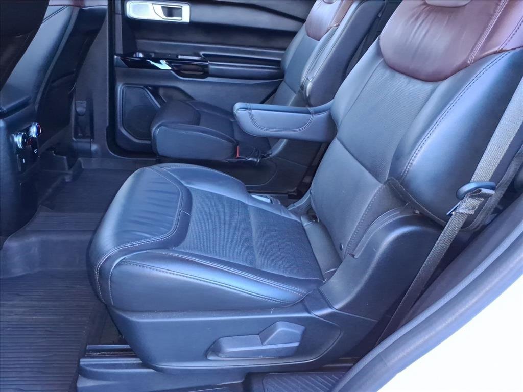 Certified 2022 Ford Explorer Platinum w/ Equipment Group 601A image 12
