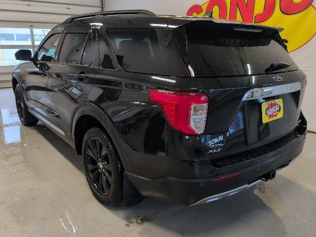 Certified 2021 Ford Explorer XLT image 3