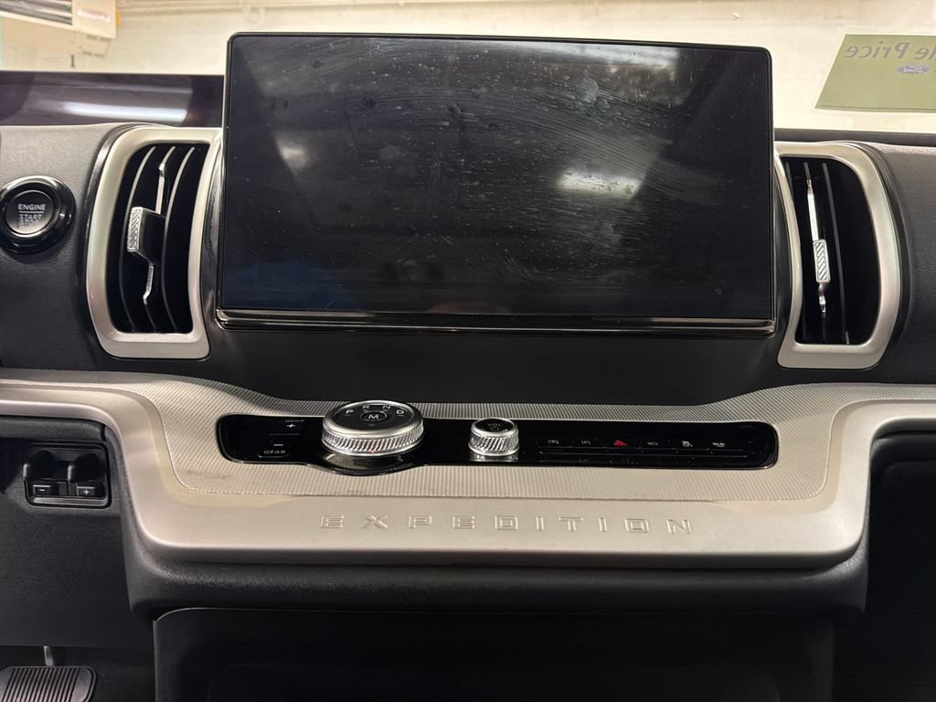 Certified 2025 Ford Expedition Active RWD image 25