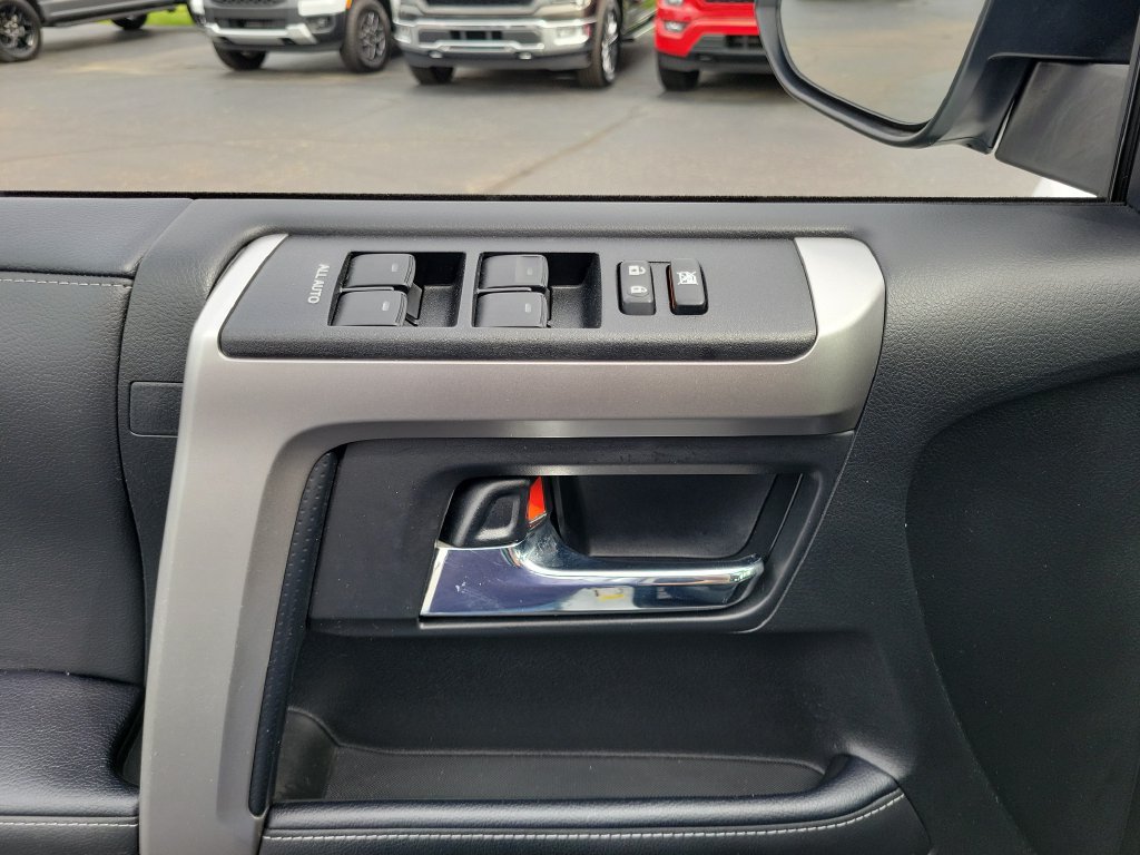 Used 2024 Toyota 4Runner SR5 Premium w/ Moonroof Package AWD/4WD image 22