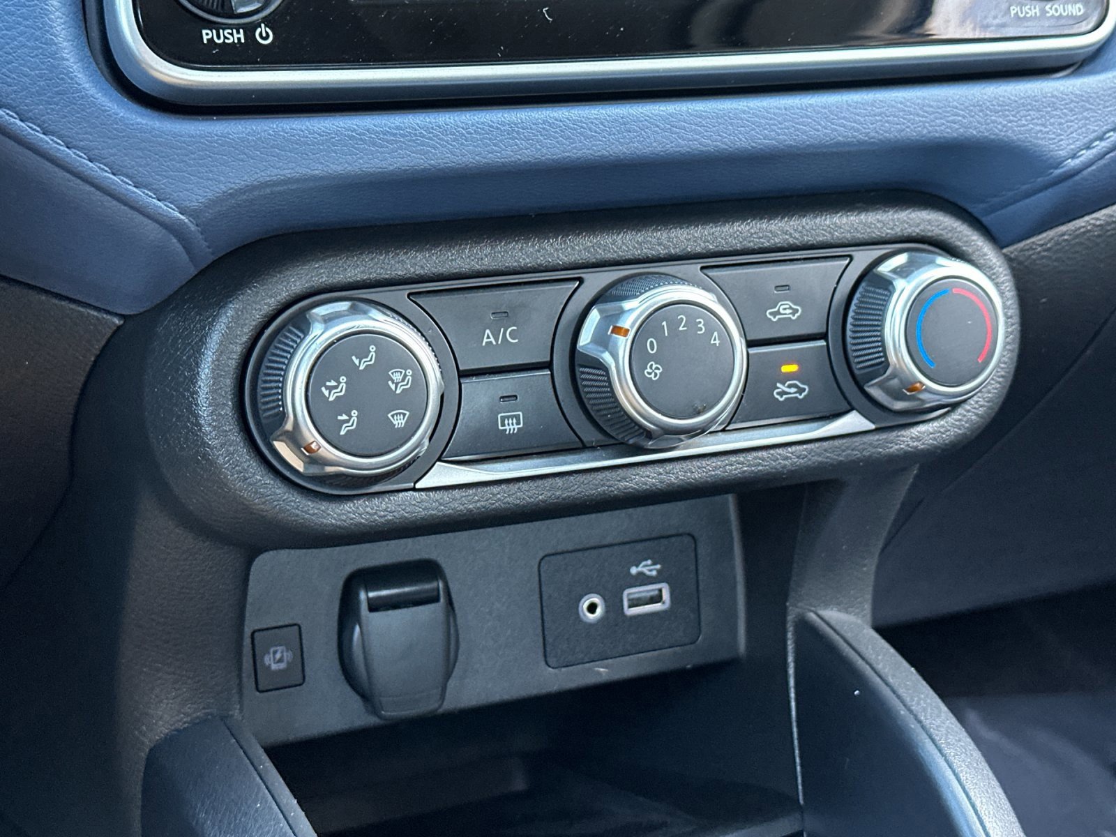 Used 2023 Nissan Versa SV image 18