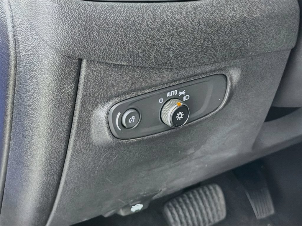 Used 2024 Chevrolet Equinox LT FWD image 13