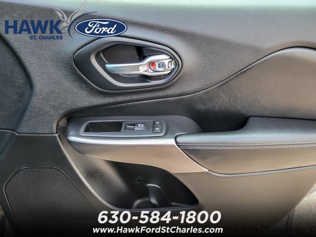 Used 2019 Jeep Cherokee Latitude Plus w/ Comfort/Convenience Group AWD/4WD image 20