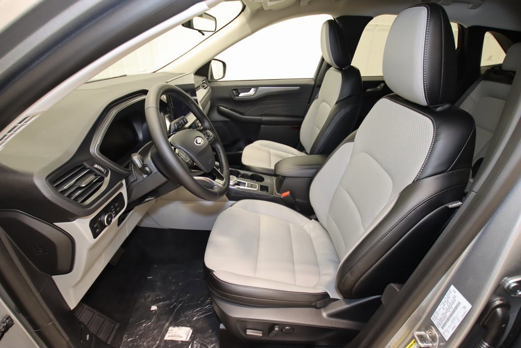 Certified 2024 Ford Escape SE image 30