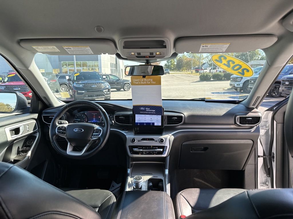 Certified 2022 Ford Explorer XLT w/ Equipment Group 202A image 15