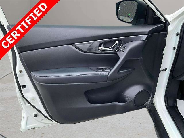 Used 2020 Nissan Rogue SV image 18