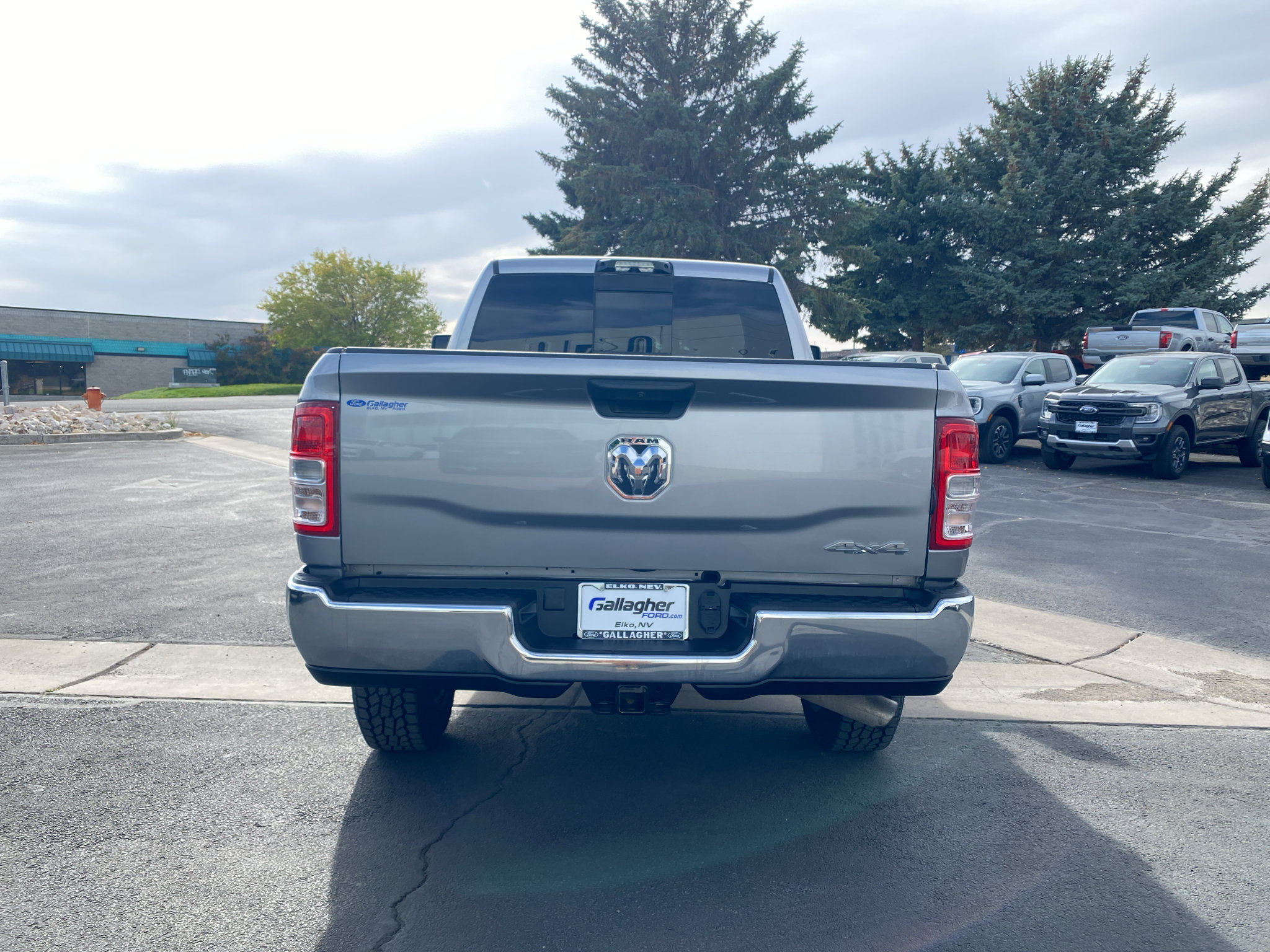 Used 2024 RAM 3500 Tradesman w/ Chrome Appearance Group AWD/4WD image 22