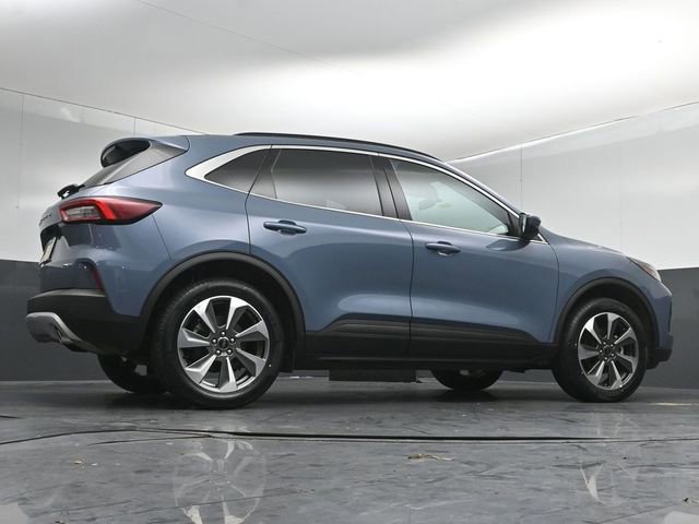 Certified 2025 Ford Escape Platinum AWD/4WD image 14