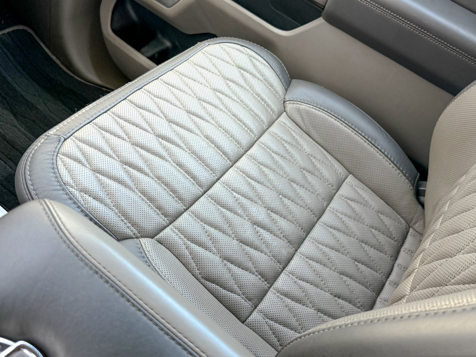 Certified 2024 Ford F150 Platinum w/ Equipment Group 703A Plus image 39