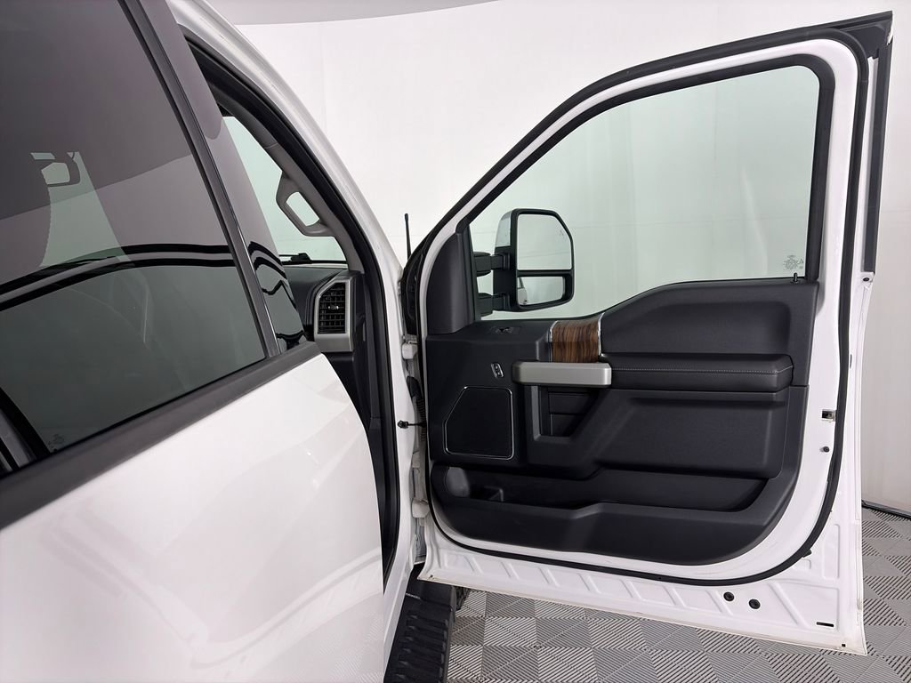 Certified 2018 Ford F150 Lariat w/ Equipment Group 502A Luxury image 32