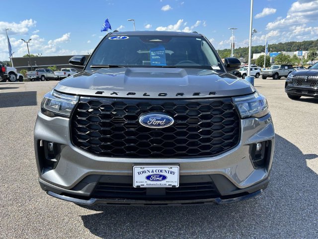Certified 2025 Ford Explorer ST-Line AWD/4WD image 28