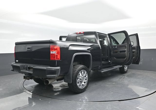 Used 2018 GMC Sierra 2500 Denali w/ Duramax Plus Package AWD/4WD image 29
