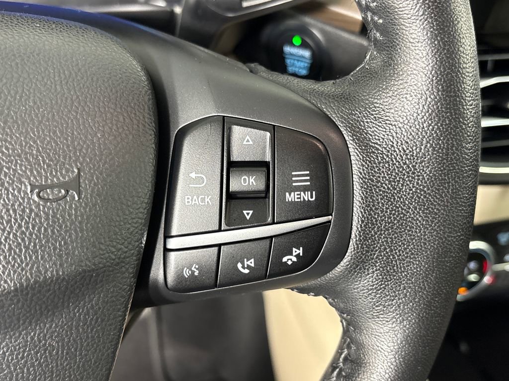 Certified 2020 Ford Escape Titanium FWD image 18