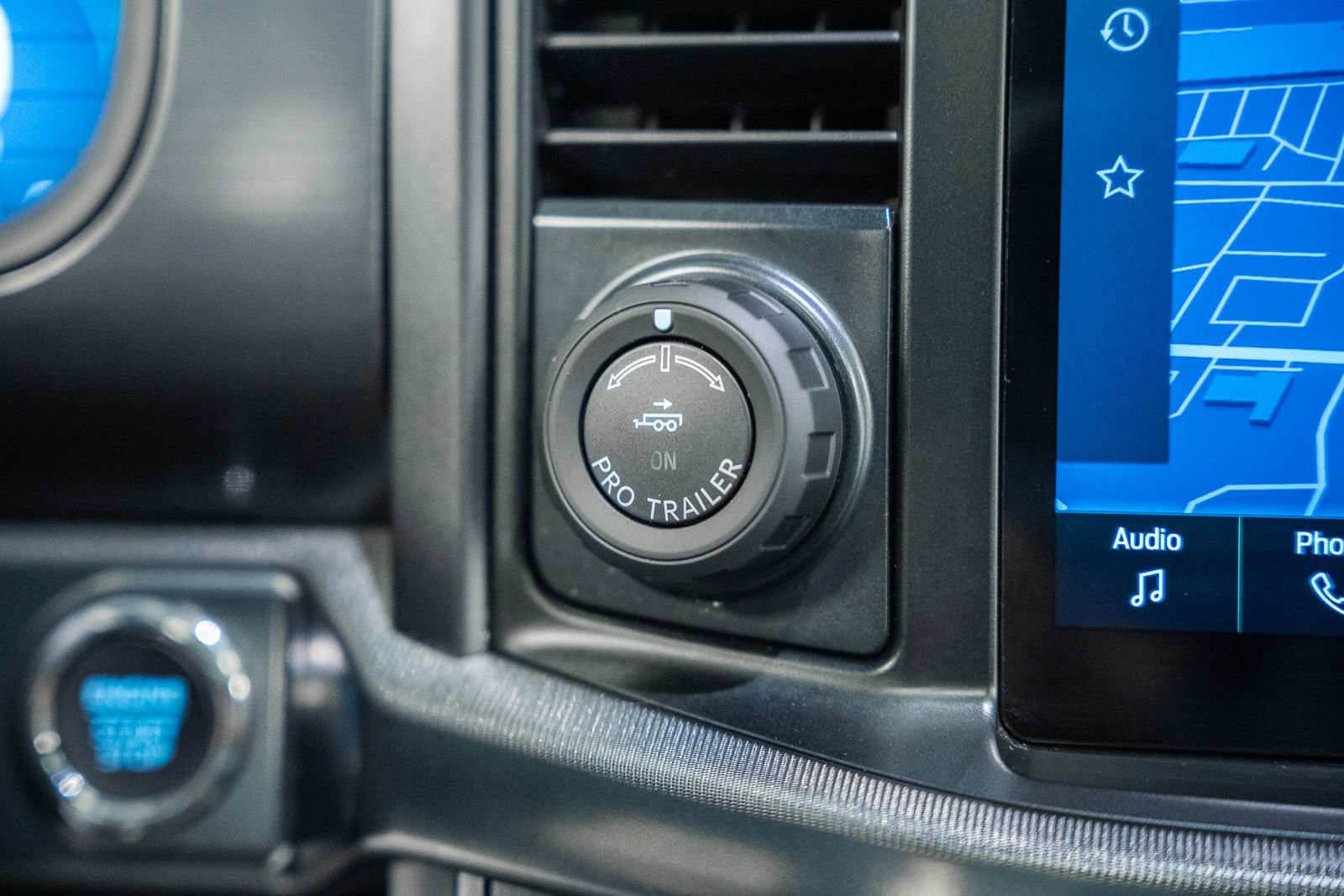 Certified 2024 Ford F150 Lariat image 32