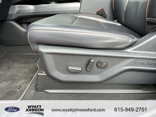 Certified 2025 Ford F450 Lariat w/ Chrome Package image 31