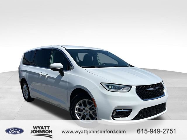 Used 2023 Chrysler Pacifica Touring-L