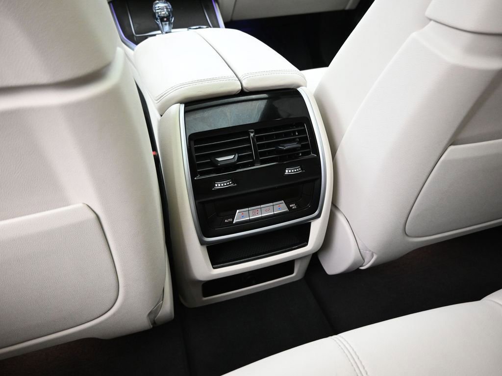 Used 2022 BMW X5 M50i w/ Executive Package image 53